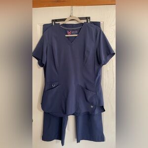 Urbane Performance Scrub Set